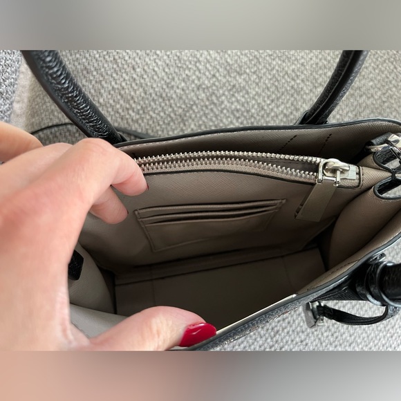 Michael Kors Mercer Medium Pebbled Crossbody Bag - Picture 6 of 8